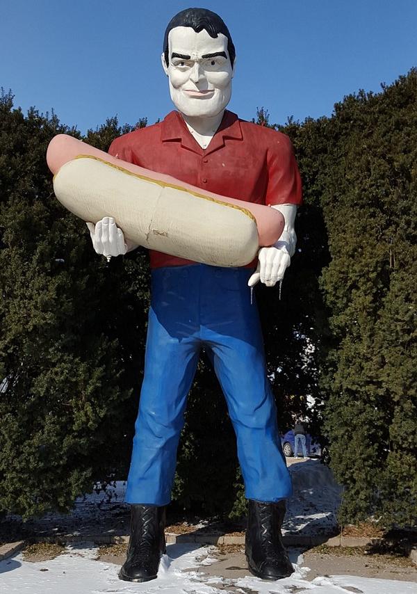 Paul Bunyon und der Hotdog Statue